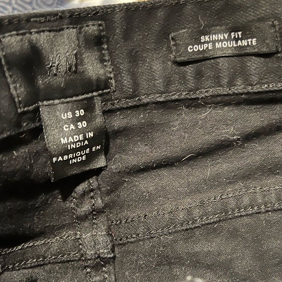 H&M SKINNY FIT BLACK DENIM JEANS - Picture 5 of 5